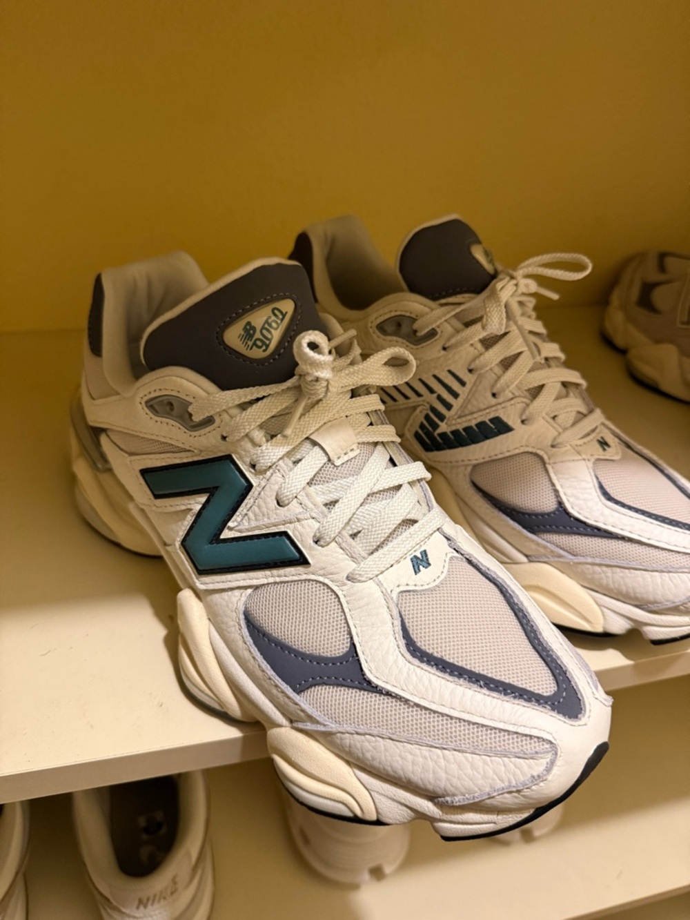 New Balance 9060 - Picture 3 of 4